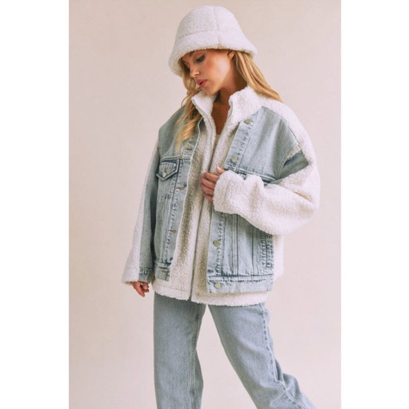 New Aemi & Co Jean Denim Jacket with faux fur large - Picture 2 of 10